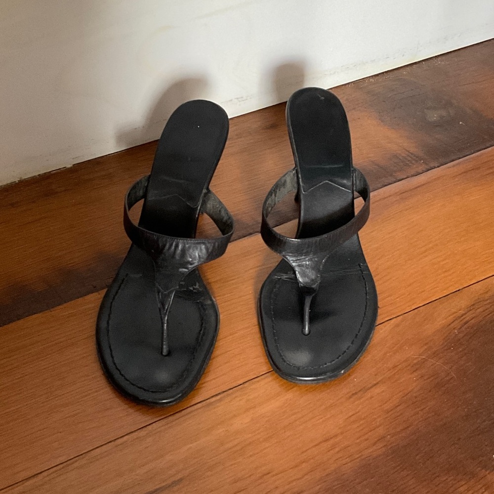Black Women’s Thong Sandal Heels - Minimalist Slip-On Style